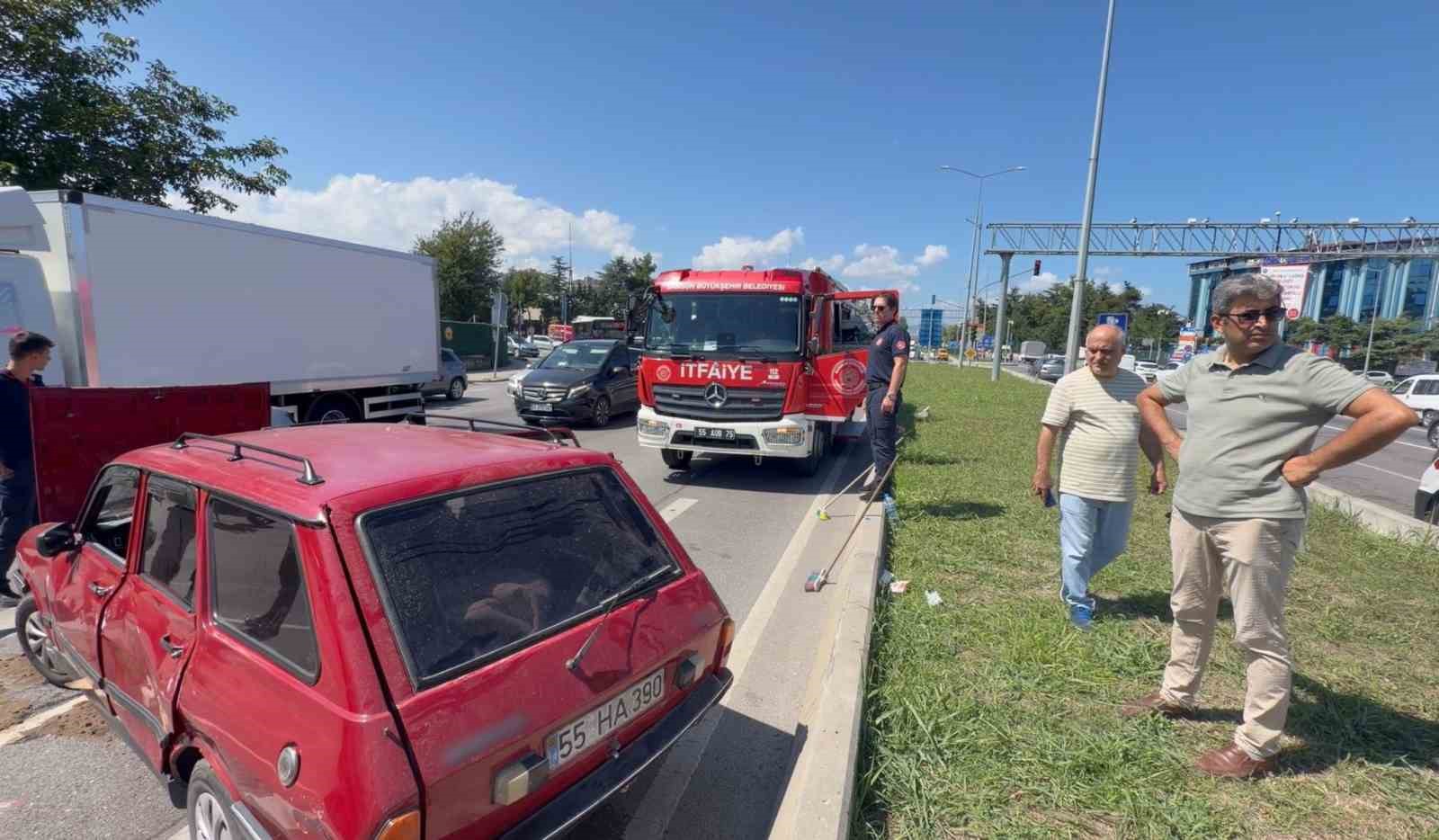Samsun’da araçlar çarpıştı: 2’si çocuk 3 yaralı