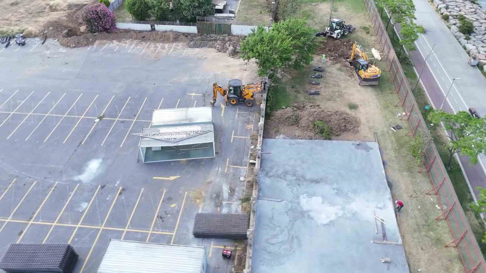 Kadıköy’de yapılacak dev cami için ilk kazı başladı