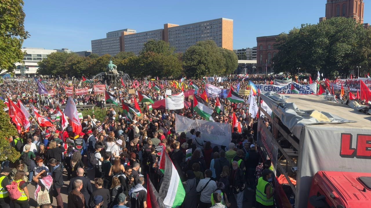 Berlin’deki "Tüm Gözler Gazze’de" gösterisinde on binlerce kişi İsrail’i protesto etti
