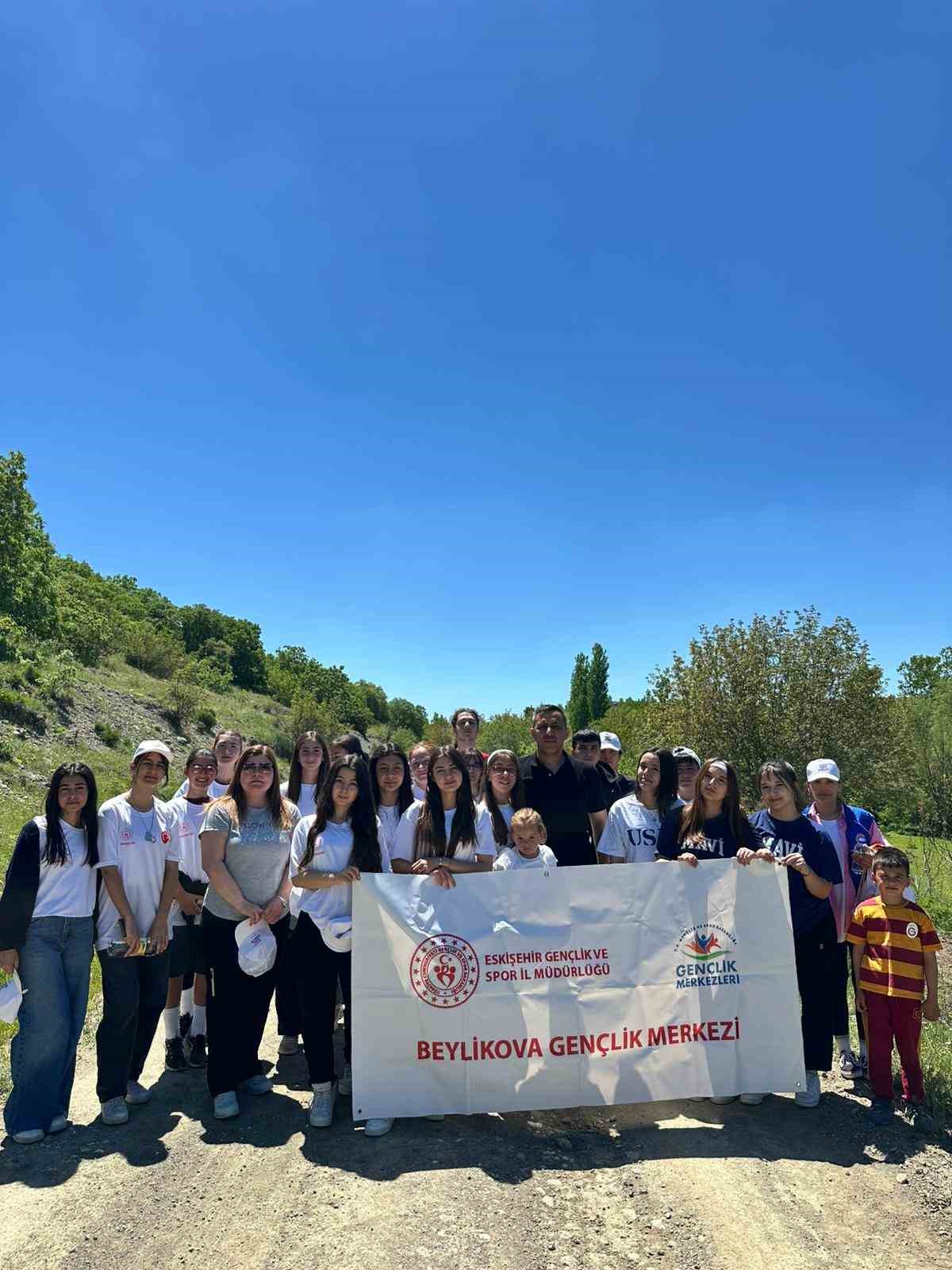 Beylikova'da gençlik doğa için yürüdü