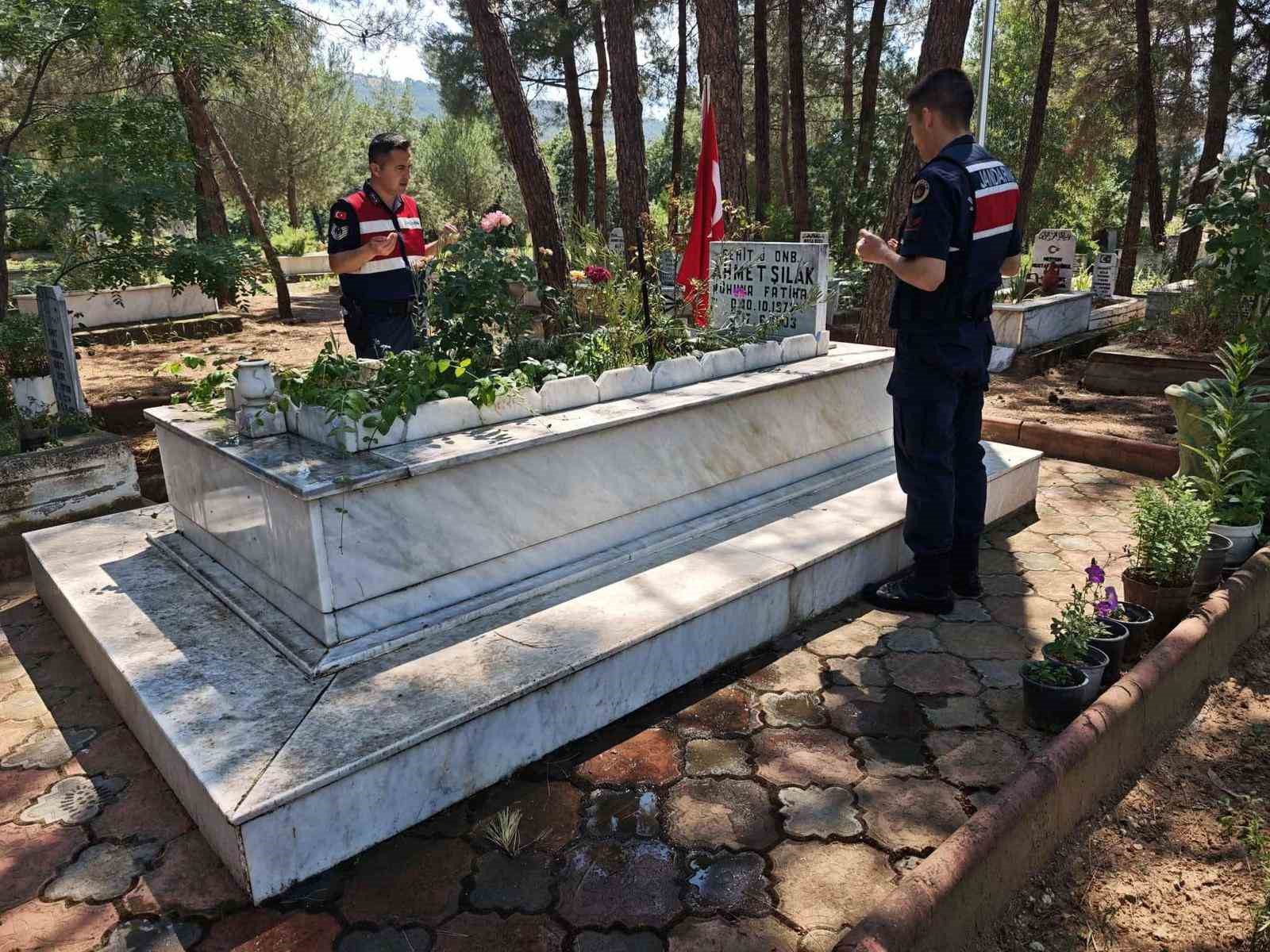 Jandarmadan şehit ailelerine vefa ziyareti