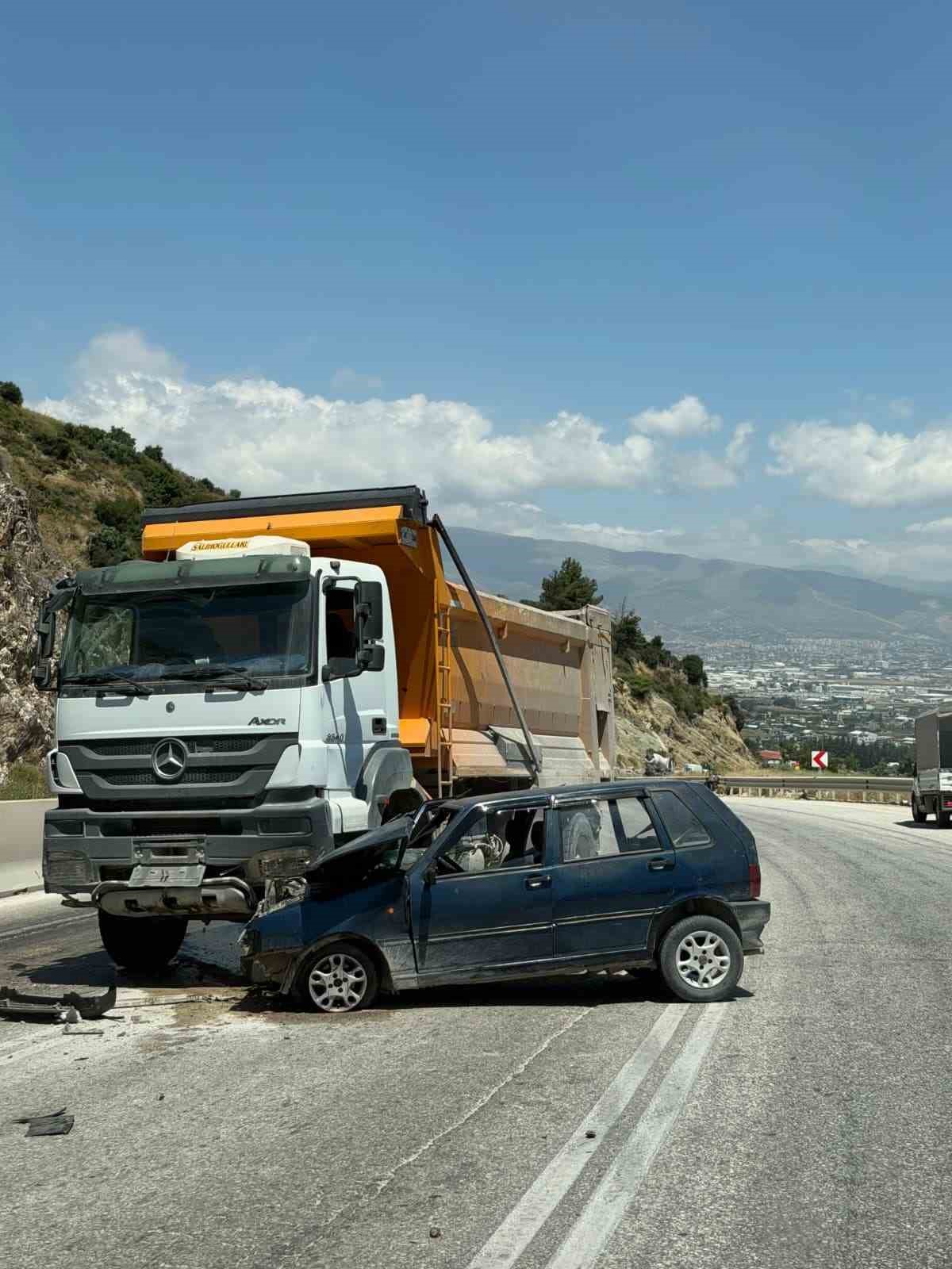 Antakya’da trafik kazası: 2 yaralı