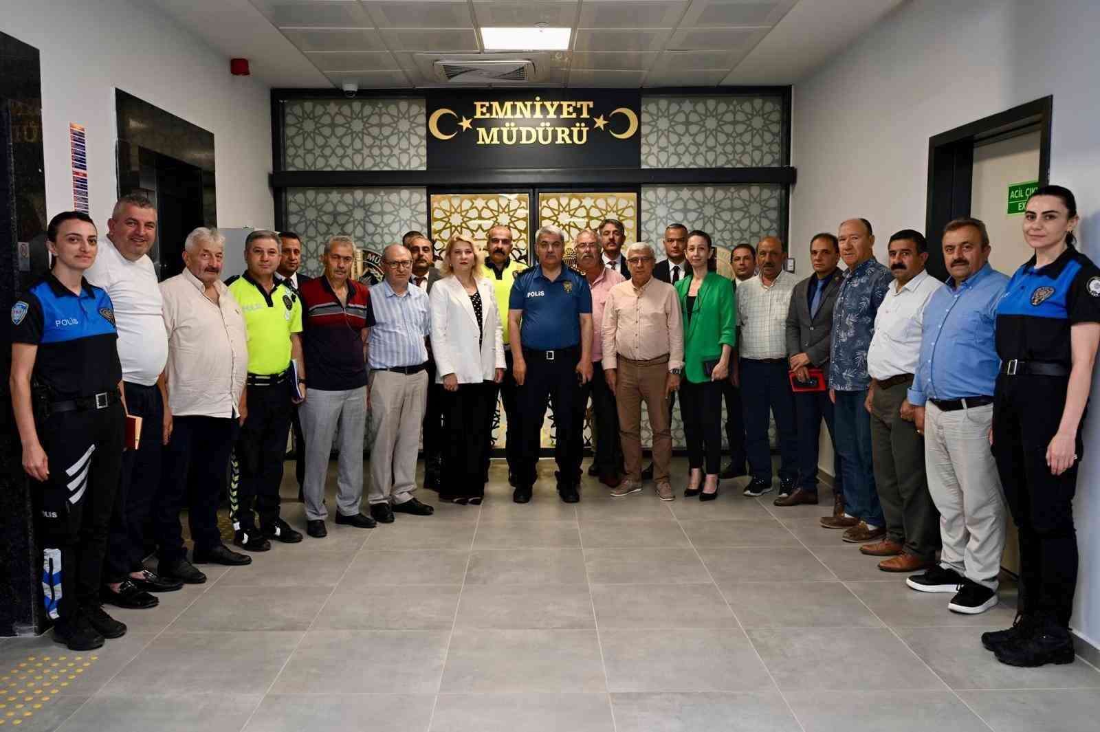 Yalova'da muhtarlarla güvenlik ve asayiş toplantısı