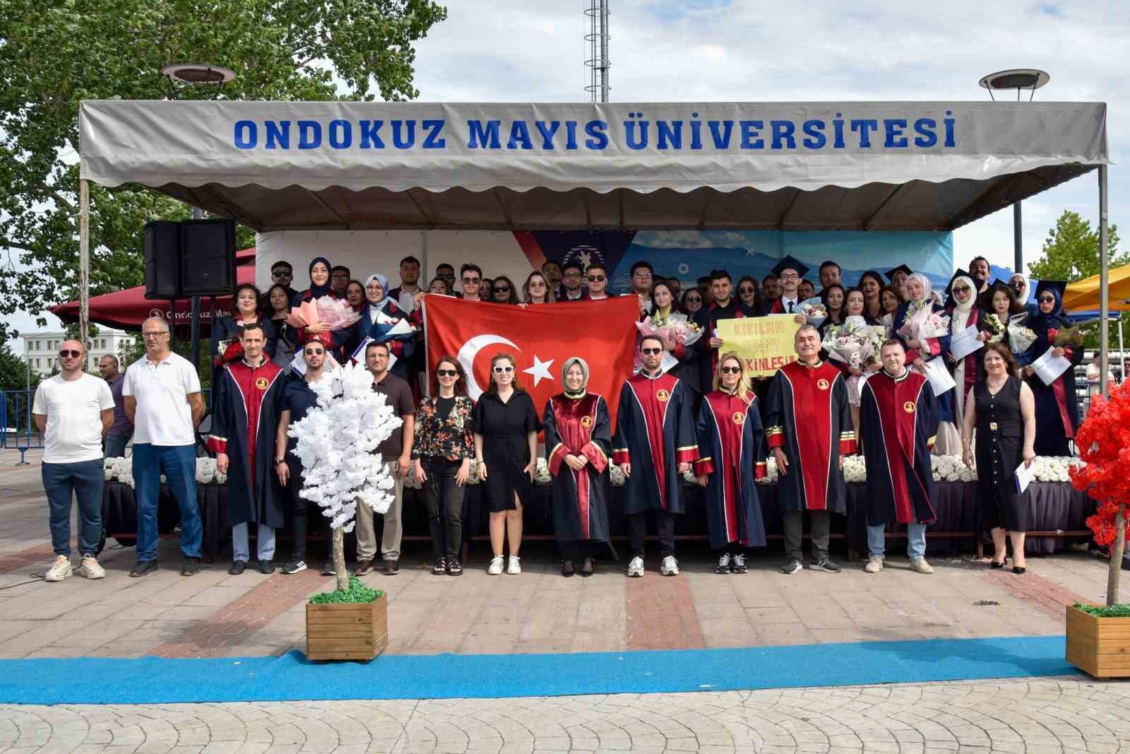 OMÜ Fen Fakültesi’nde mezuniyet heyecanı
