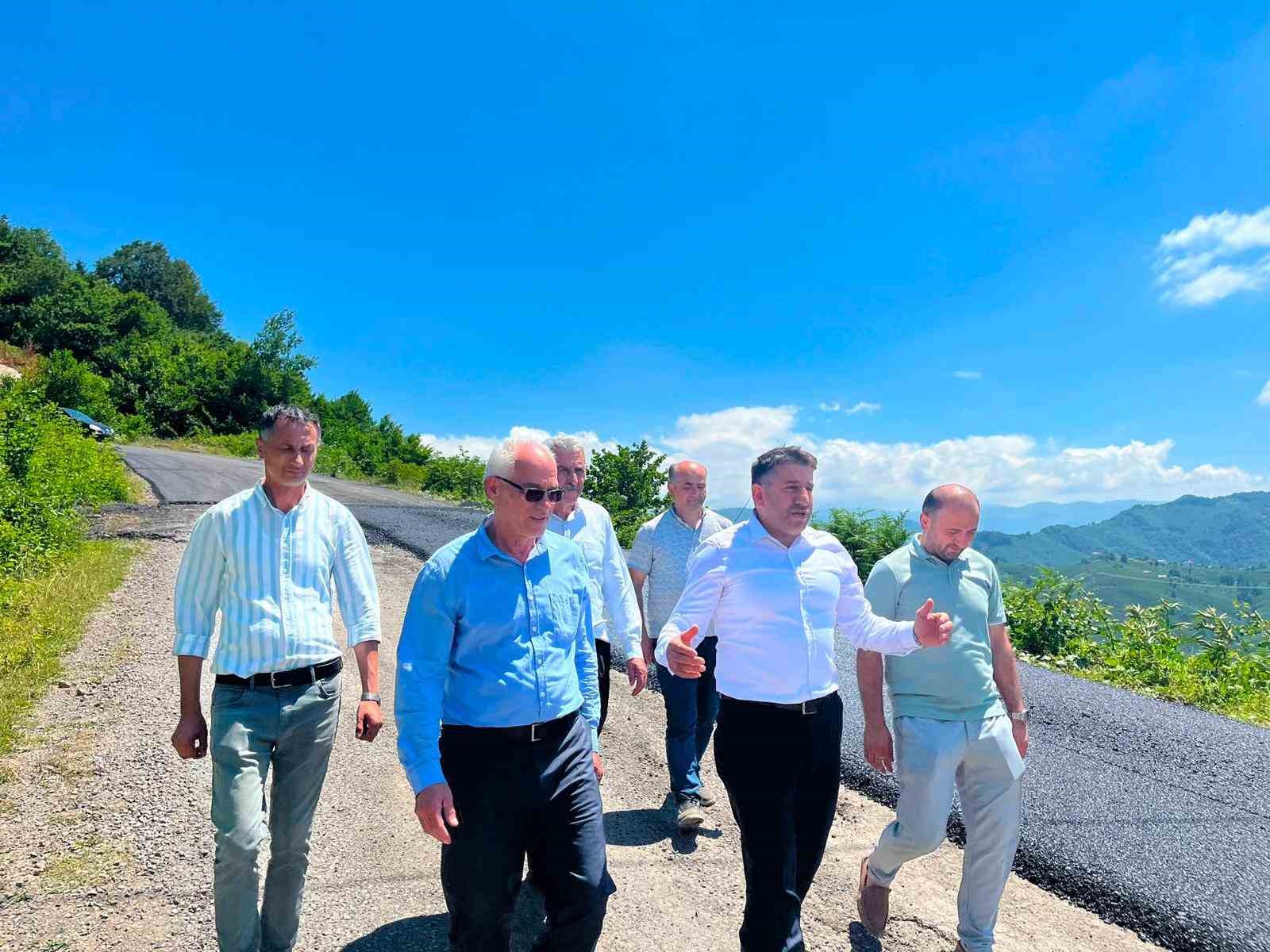 Ulubey'de sıcak asfalt ve beton yol çalışmaları devam ediyor