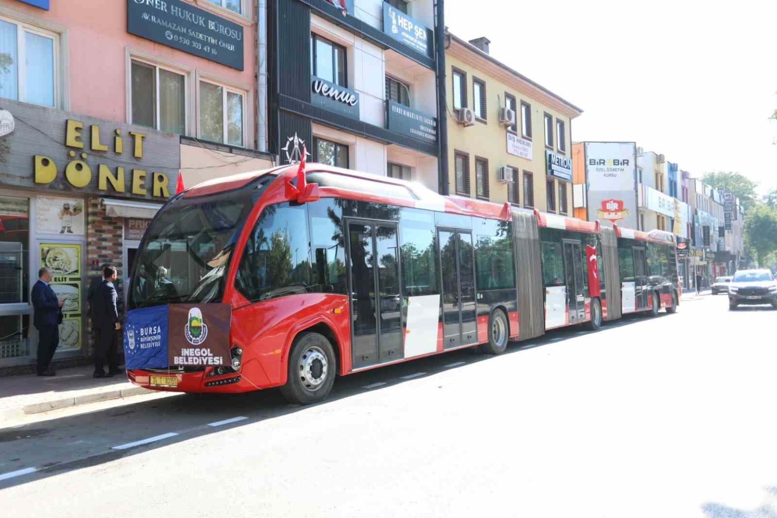 Bursa'nın metrobüsü ilk kez İnegöl'de görücüye çıktı
