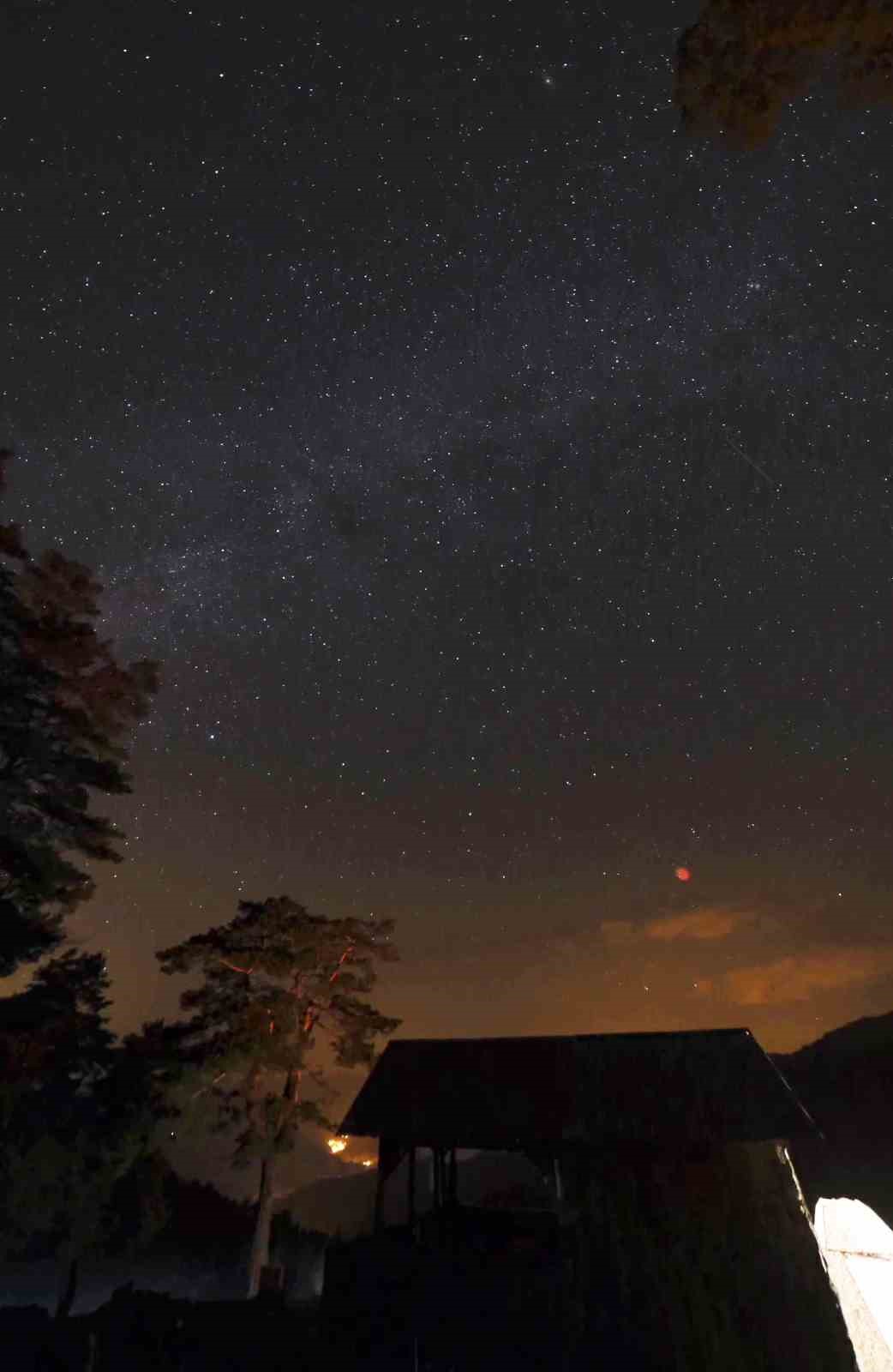Perseid meteor yağmuru Erzurum semalarında görüntülendi