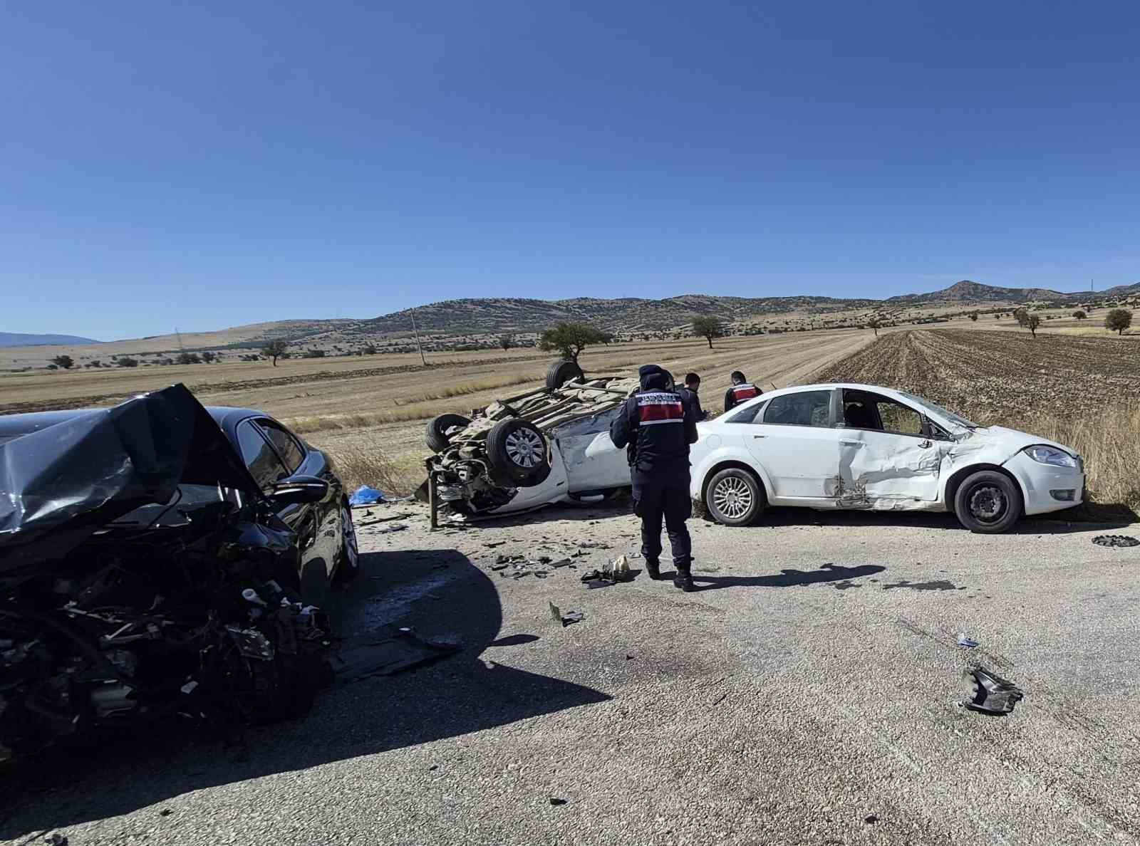 Burdur’daki 3 aracın karıştığı kazada ölü sayısı 2’ye yükseldi