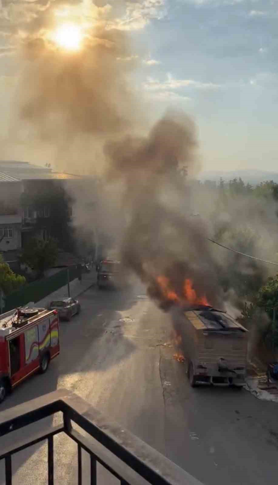 Bursa’da park halindeki kamyon alevlere teslim oldu