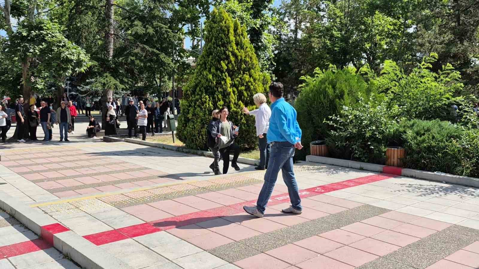 Adayı son anda sınava yetiştiren yakını: "Koş, ben mi koşacağım peşinden"
