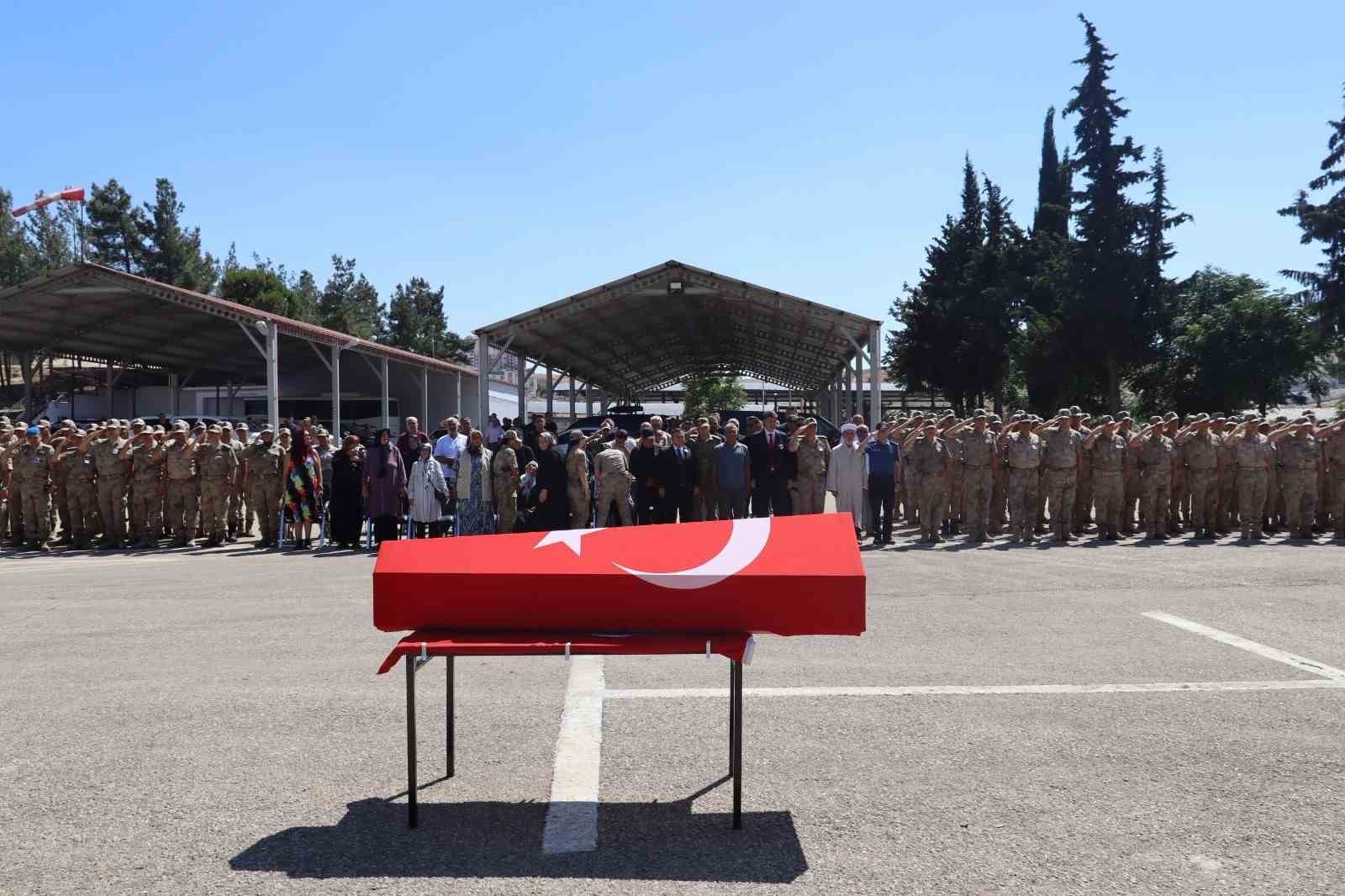 Kilis'te kalp krizi sonucu hayatını kaybeden uzman çavuş için tören düzenlendi