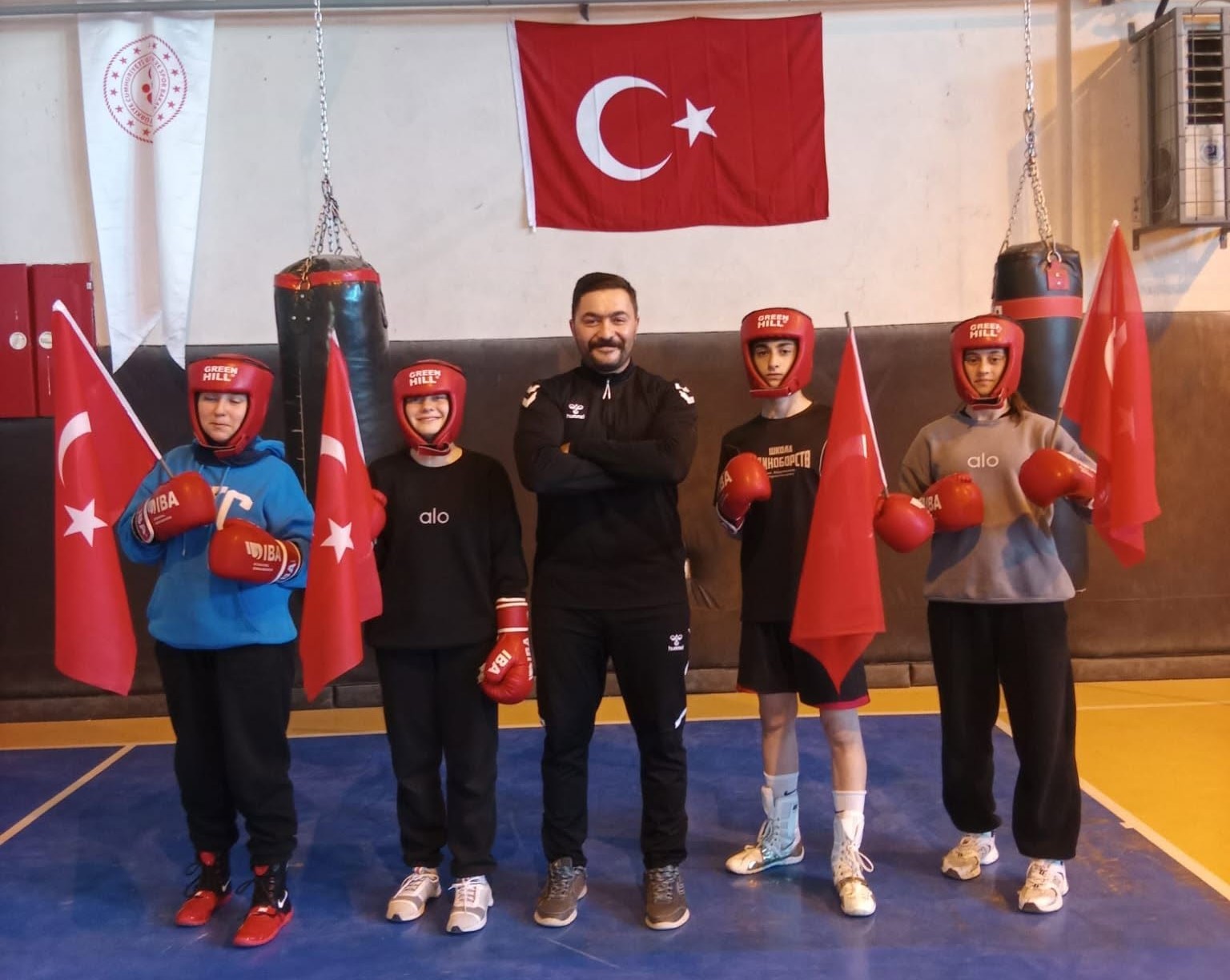 Arpalı’dan 4 sporcu Türkiye Boks Şampiyonası finallerine katılacak