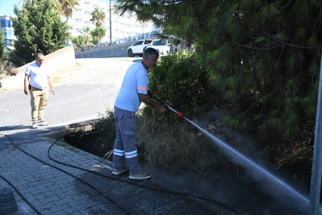 Kuşadası’nda yağmur suyu hatları yağışlara hazırlanıyor