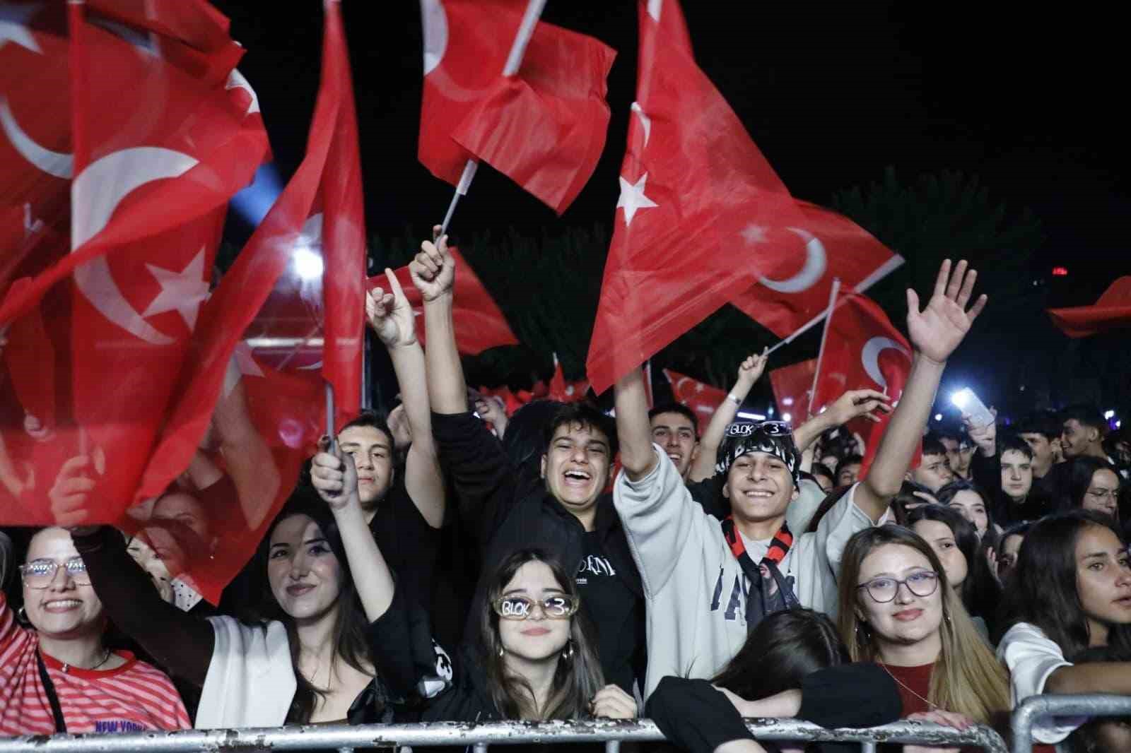 BİNLERCE KİŞİ AYDINFEST’TE DOYASIYA EĞLENDİ