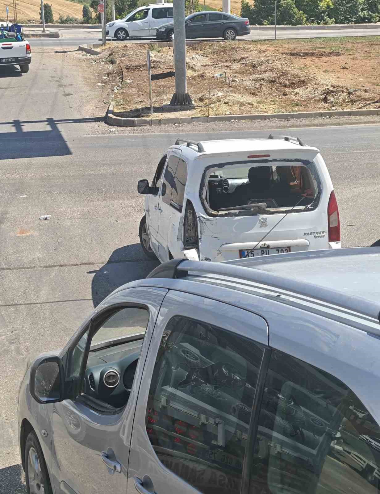 Diyarbakır'da trafik kazası: 2 yaralı