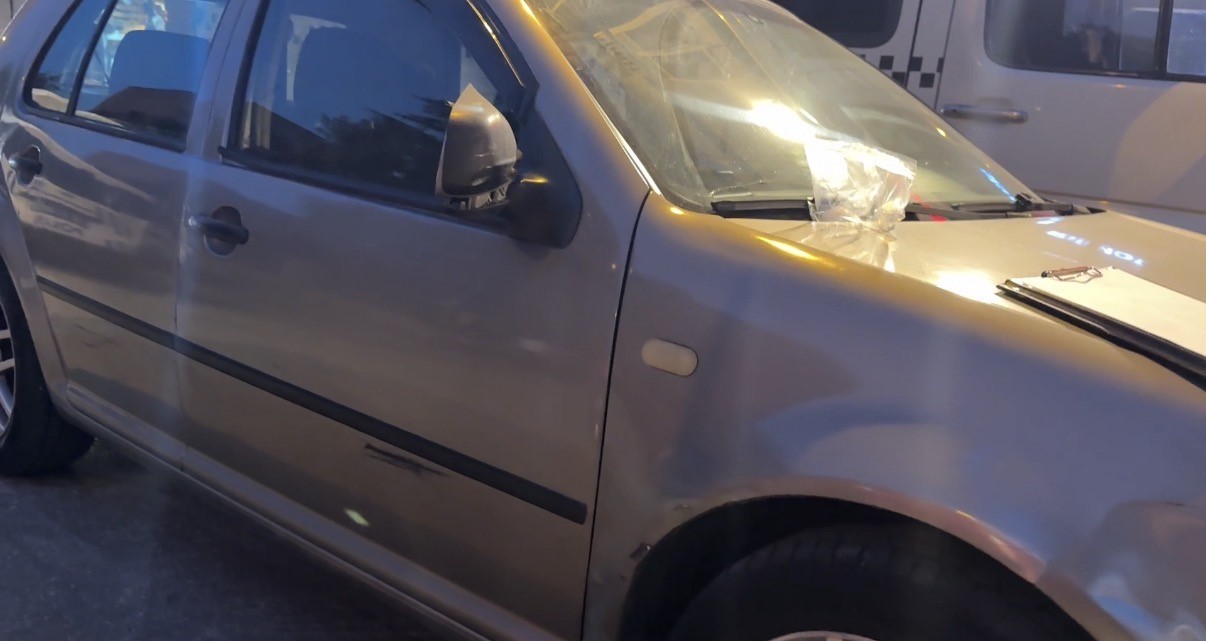 Eskişehir'de dur ihtarına uymadı, araca zarar verip kaçtı