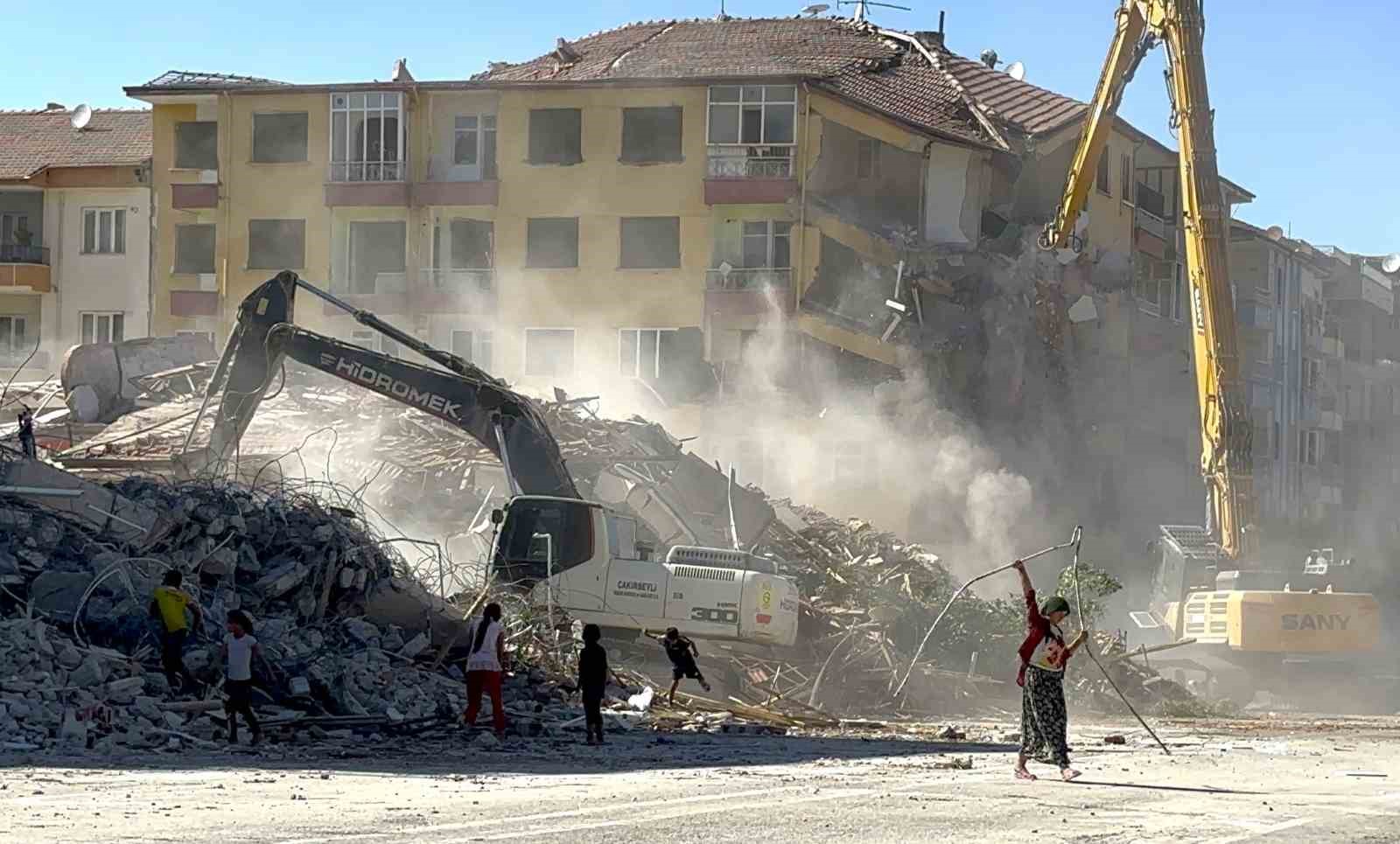 Beydağı Oteli davası eksiklikler nedeniyle ertelendi