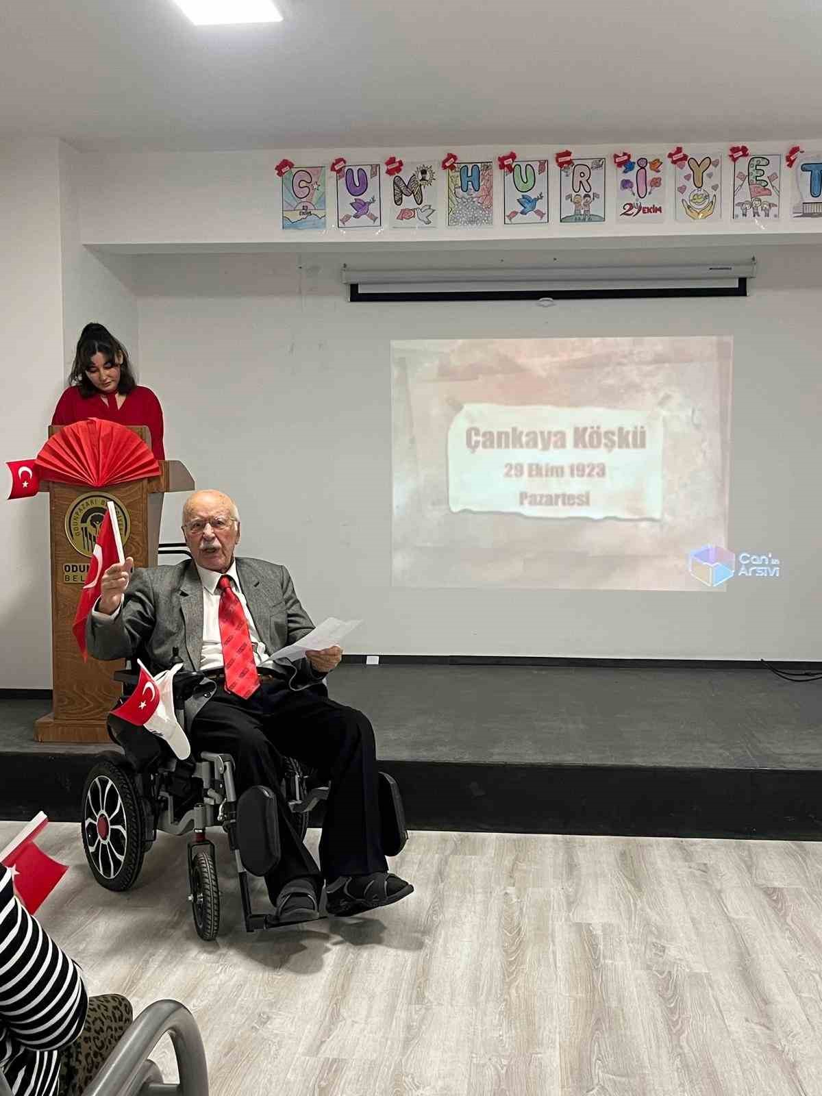 CUMHURİYET'İN 103'ÜNCÜ YIL DÖNÜMÜNDE DÜZENLENEN KUTLAMALAR, CUMHURİYET DEĞERLERİNİN HER YAŞTA SAHİPLENİLDİĞİNİ VE ATATÜRK SEVGİSİNİN KUŞAKLARI BİR ARAYA GETİRDİĞİNİ BİR KEZ DAHA ORTAYA KOYDU.