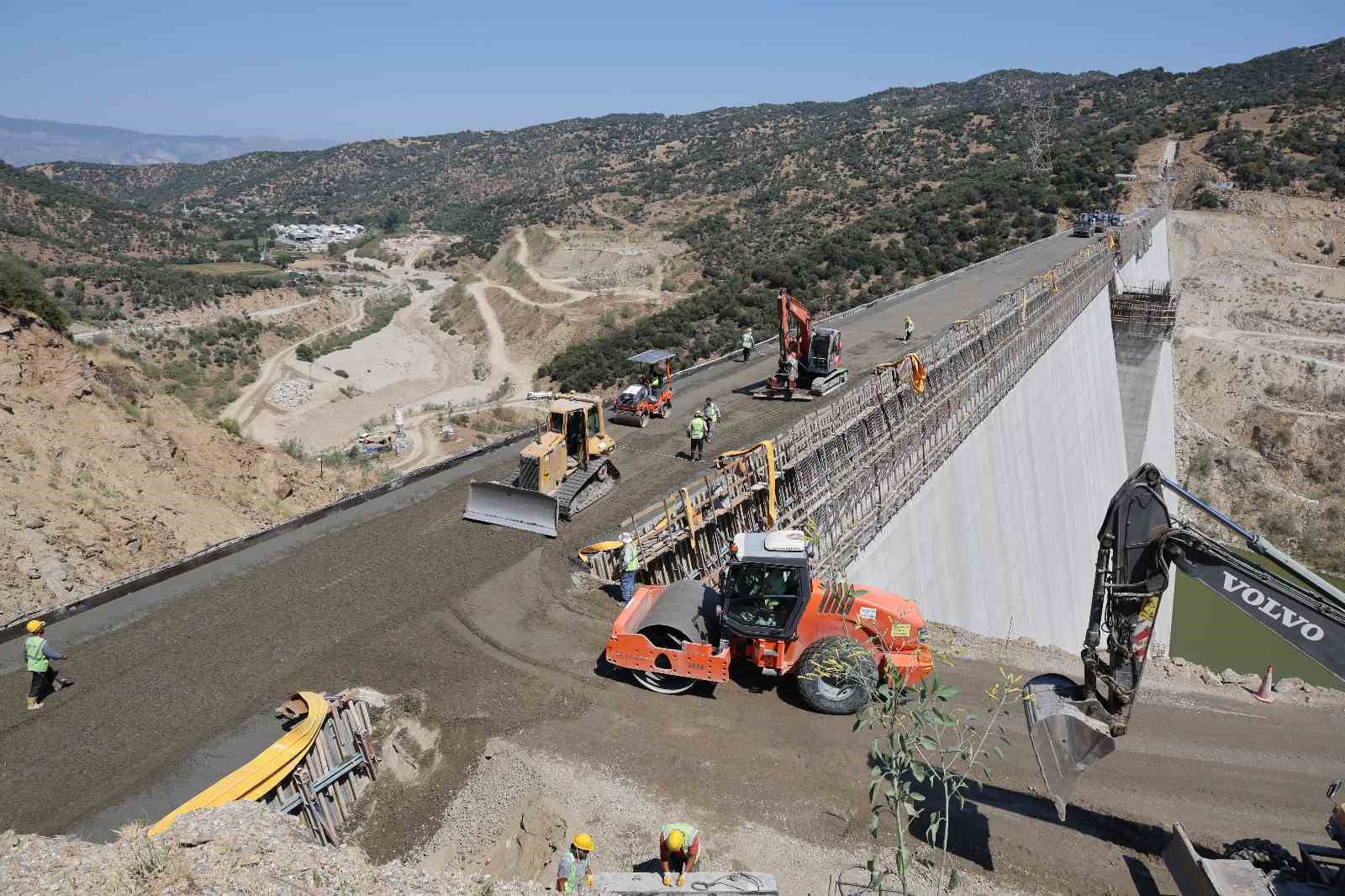 Sarıçay Barajı’nda gövdenin yüzde 92’si tamamlandı