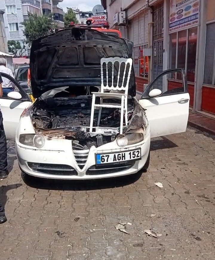 Devrek’te yanan araca itfaiye yetişti
