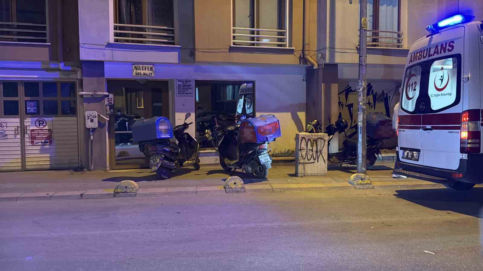 Eskişehir'de motosiklet otomobile çarptı: 1 yaralı