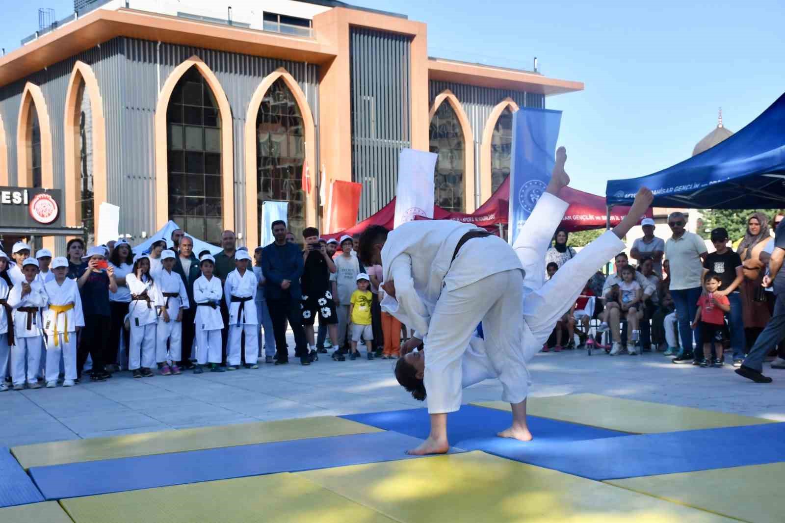 GSB Spor Okulları Afyonkarahisar’da açıldı