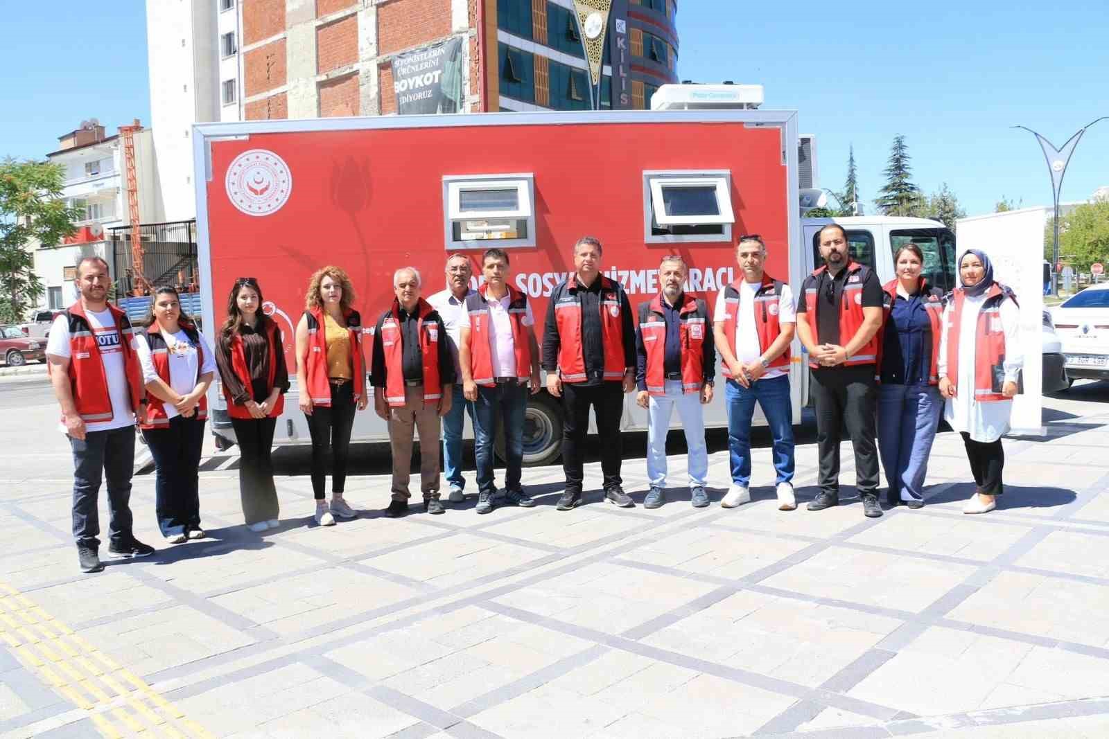 Elazığ'da mobil sosyal hizmet aracı vatandaşlarla buluştu
