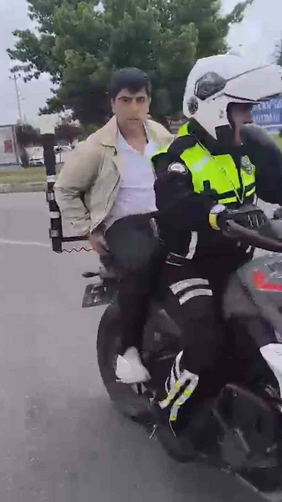 Niğde’de YKS’ye geç kalan öğrencileri polis yetiştirdi