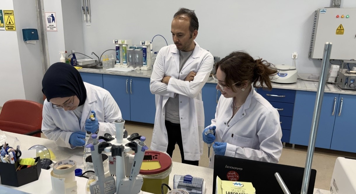 KBÜ'de biyolojik yaşı belirleyecek yerli test geliştiriliyor