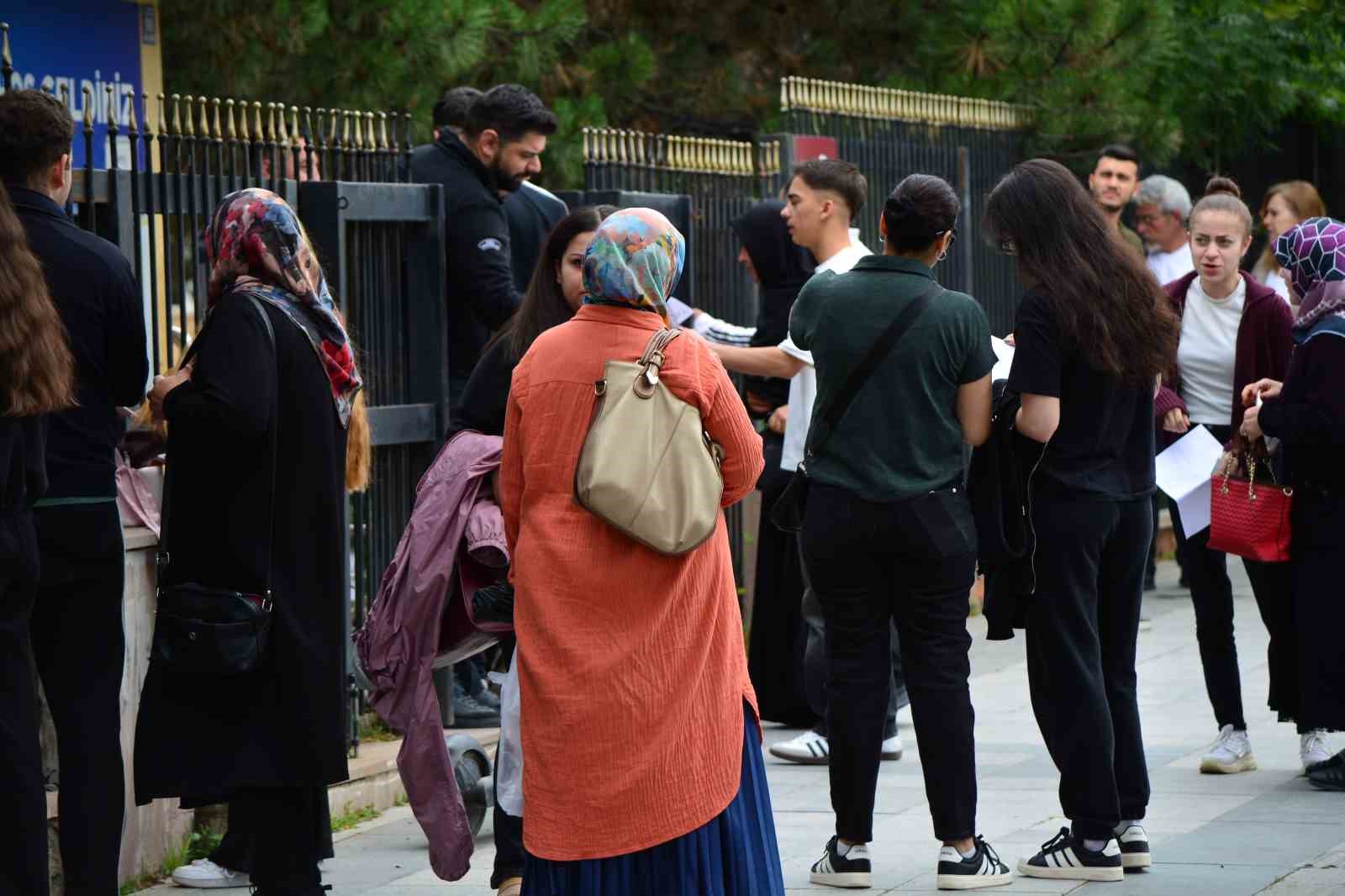 Çorum’da YKS heyecanı: 14 bin 327 öğrenci ter döküyor