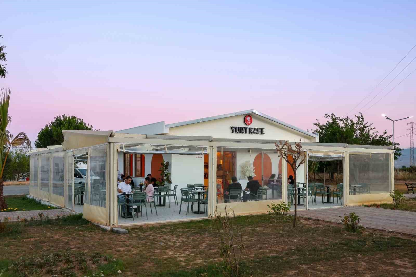 Yurt Kafe ve Işıklı Parkı öğrencilerin yeni buluşma noktası oldu