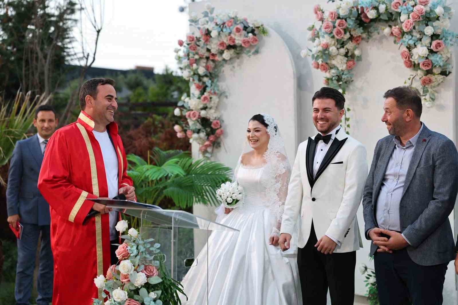Başkan Özlü vatandaşlarla bir araya geldi