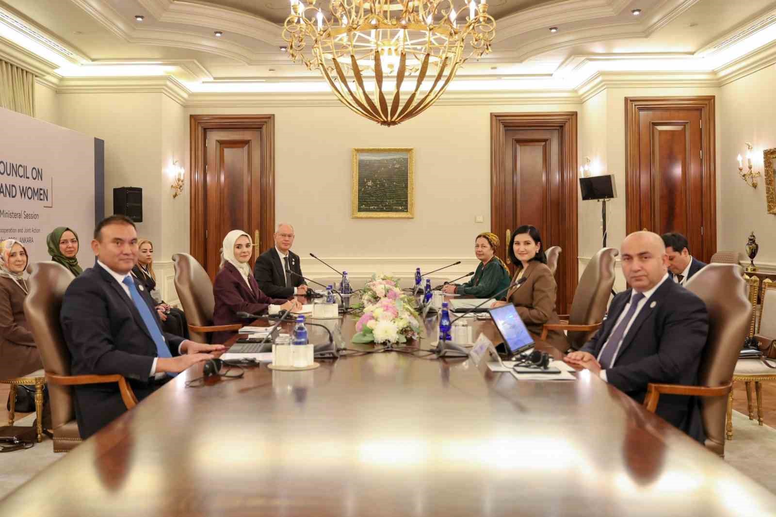 AİLE VE SOSYAL HİZMETLER BAKANI MAHİNUR ÖZDEMİR GÖKTAŞ, "EMİNE ERDOĞAN HANIMEFENDİ’NİN HİMAYELERİNDE KURULACAK OLAN AİLE VE KADIN KONSEYİ TÜRK DEVLETLERİ TEŞKİLATININ GELECEK VİZYONUNA GÜÇLÜ BİR KATKI SUNACAKTIR. ORTAK HEDEFLERE ULAŞMA NOKTASINDA KONSEYİN İNŞASINA BÜYÜK ÖNEM VERİYORUZ" DEDİ.