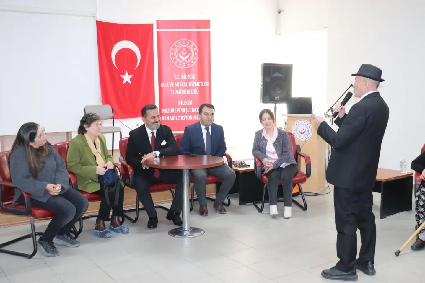 İl Müdürü İlhan Bilecik Huzurevi'ni inceledi