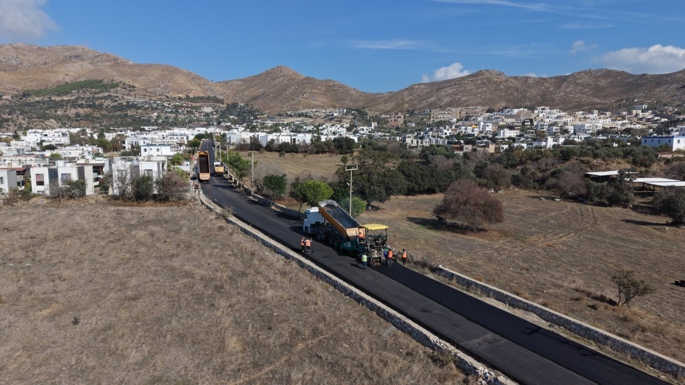 BODRUM’DA YOL ÇALIŞMALARI DÖRT MAHALLEDE SÜRÜYOR