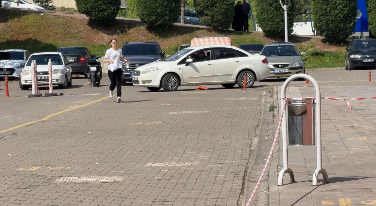 Karabük’te YKS heyecanı: 20 saniyeyle sınava yetişemedi