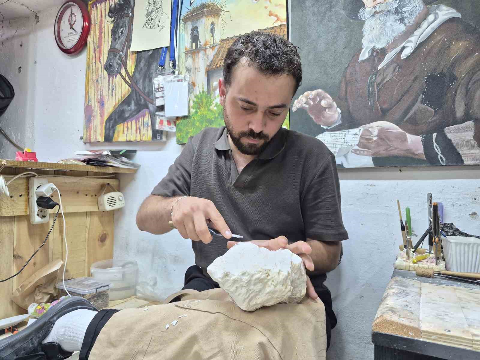 Genç lületaşı sanatçısından Kültür ve Turizm Bakanlığı'na çağrı