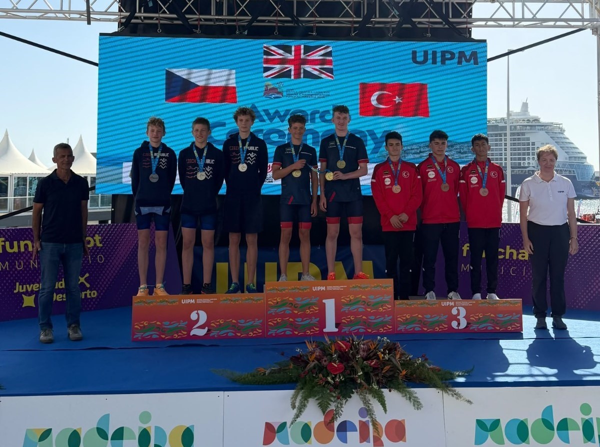 OSMANGAZİ BELEDİYESPOR’UN BAŞARILI SPORCULARI CEMRE CESUR, ELİF ECEM ÖZTÜRK VE ALİ EFE ÖDEN, AY-YILDIZLI FORMA İLE UIPM TRİATHLE DÜNYA ŞAMPİYONASI’NDA ELDE ETTİKLERİ DERECELERLE TÜRKİYE’YE BÜYÜK GURUR YAŞATTI.
