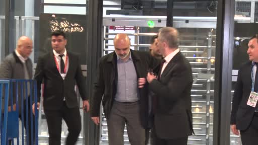 Metin Öztürk: "Bayrakları hazırlayın"
