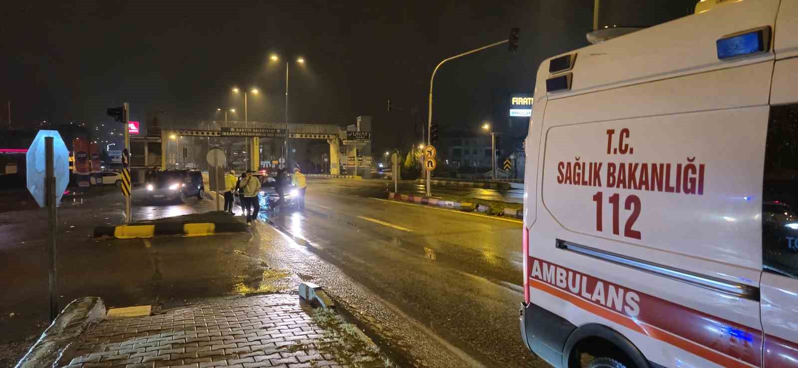 Bartın’da bir dakikada 3 ayrı kaza
