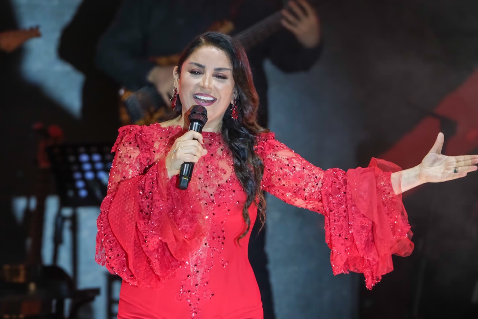 AŞKIN NUR YENGİ