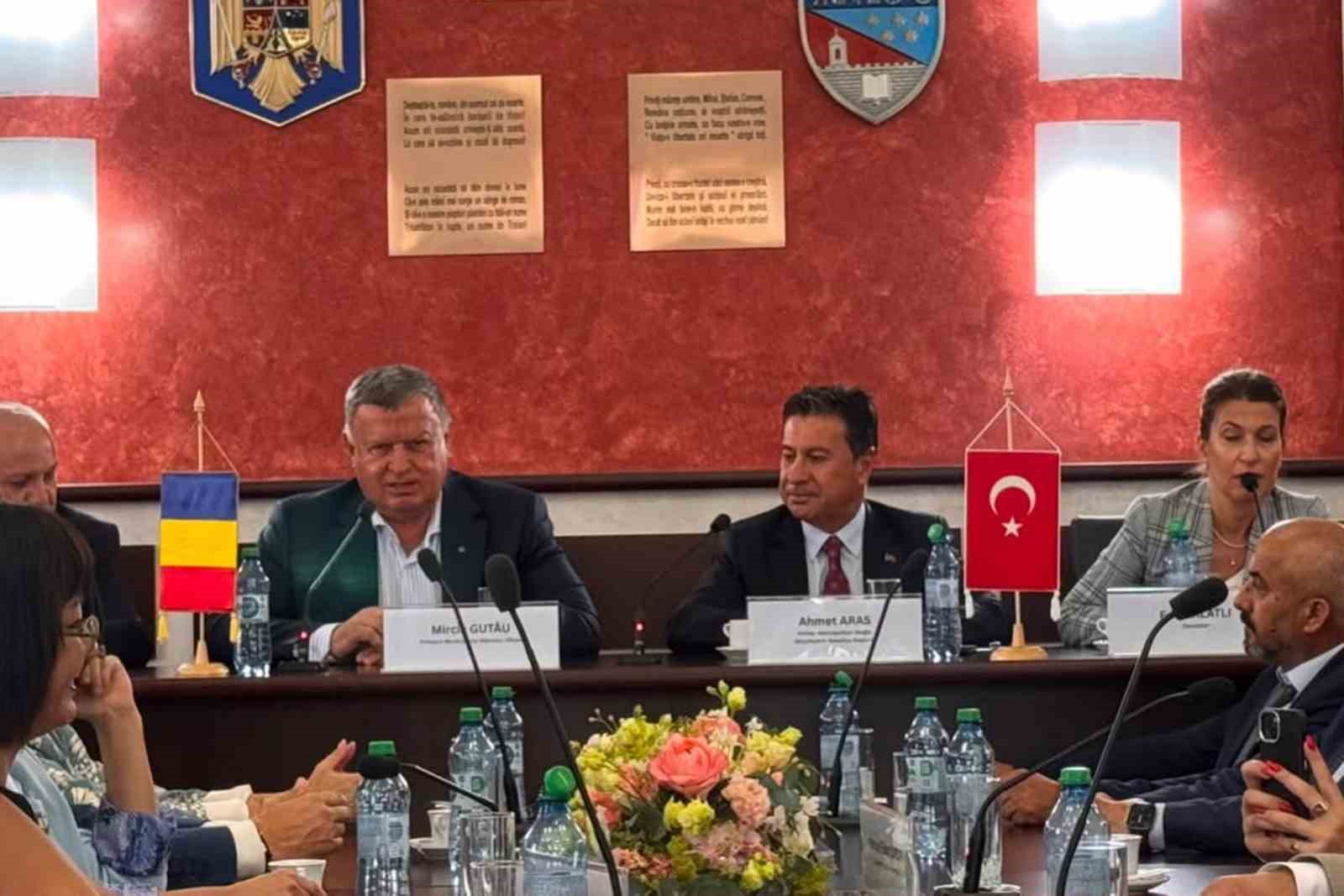 Başkan Aras, Romanya'da Kardeş Kent temaslarında bulundu