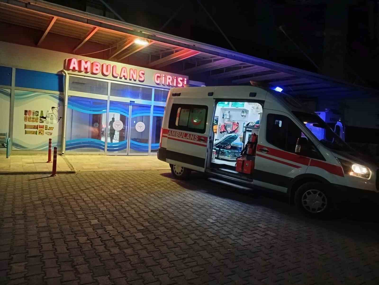 Çekici ile otomobil çarpıştı: 3 yaralı