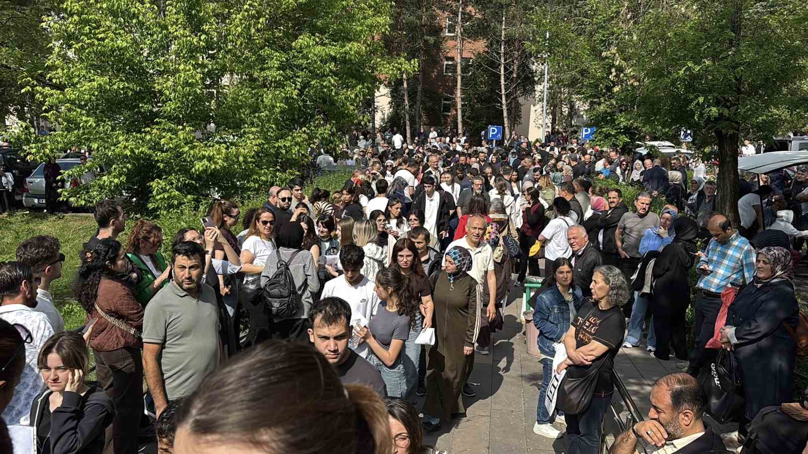 Bolu’da YKS’ye giren bir öğrenci: "Türkiye maçını izledik bütün moralimizi bozdular"