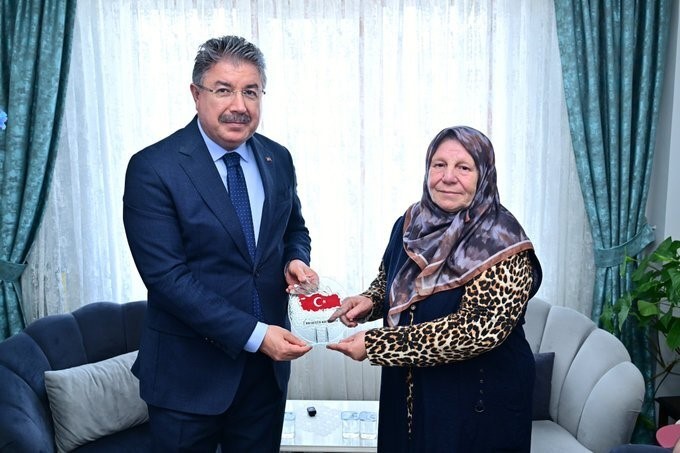 Vali Yılmaz, Merhum Kıbrıs Gazisi Tınmaz'ın ailesine taziye ziyaretinde bulundu