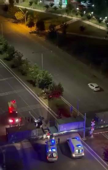 Diyarbakır'da otomobil trenle çarpıştı: 2 yaralı