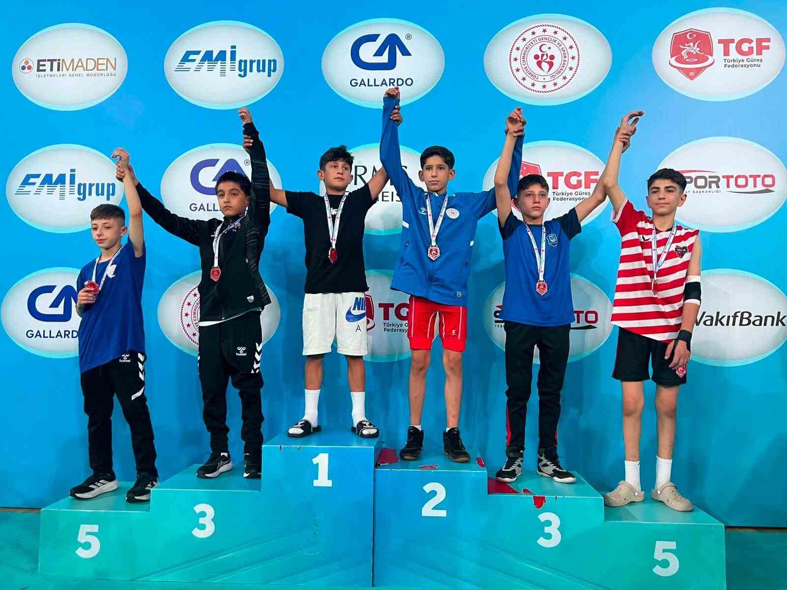 Malatya U14 Greko-Romen Takımı Türkiye şampiyonu oldu