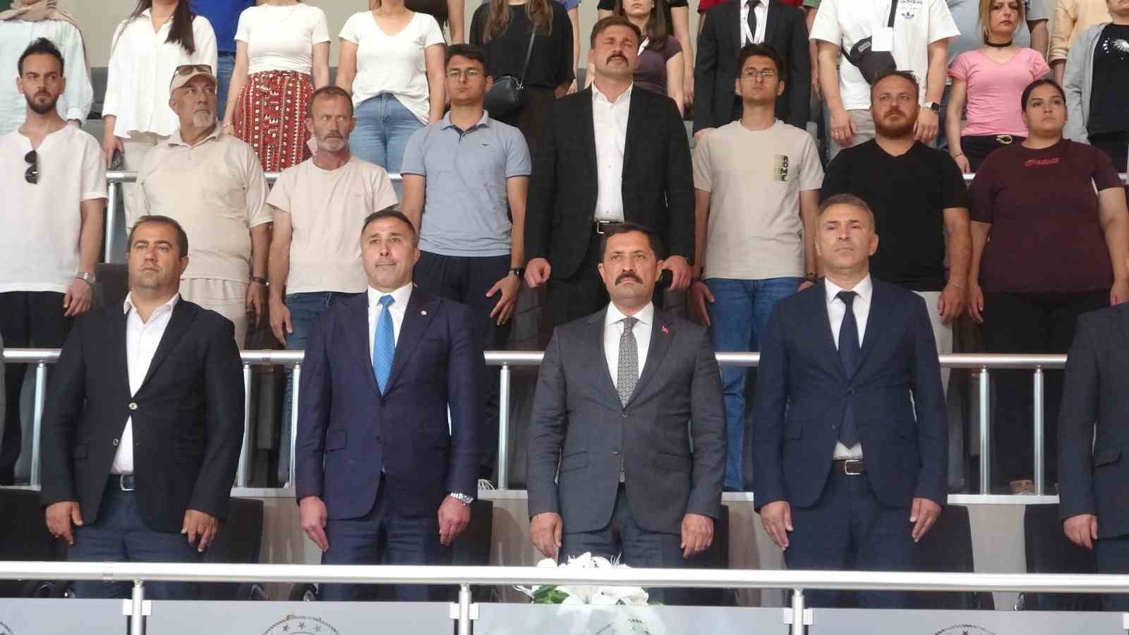 Hatay’da 67 ilden gelen 917 genç judocu minderde ter dökecek