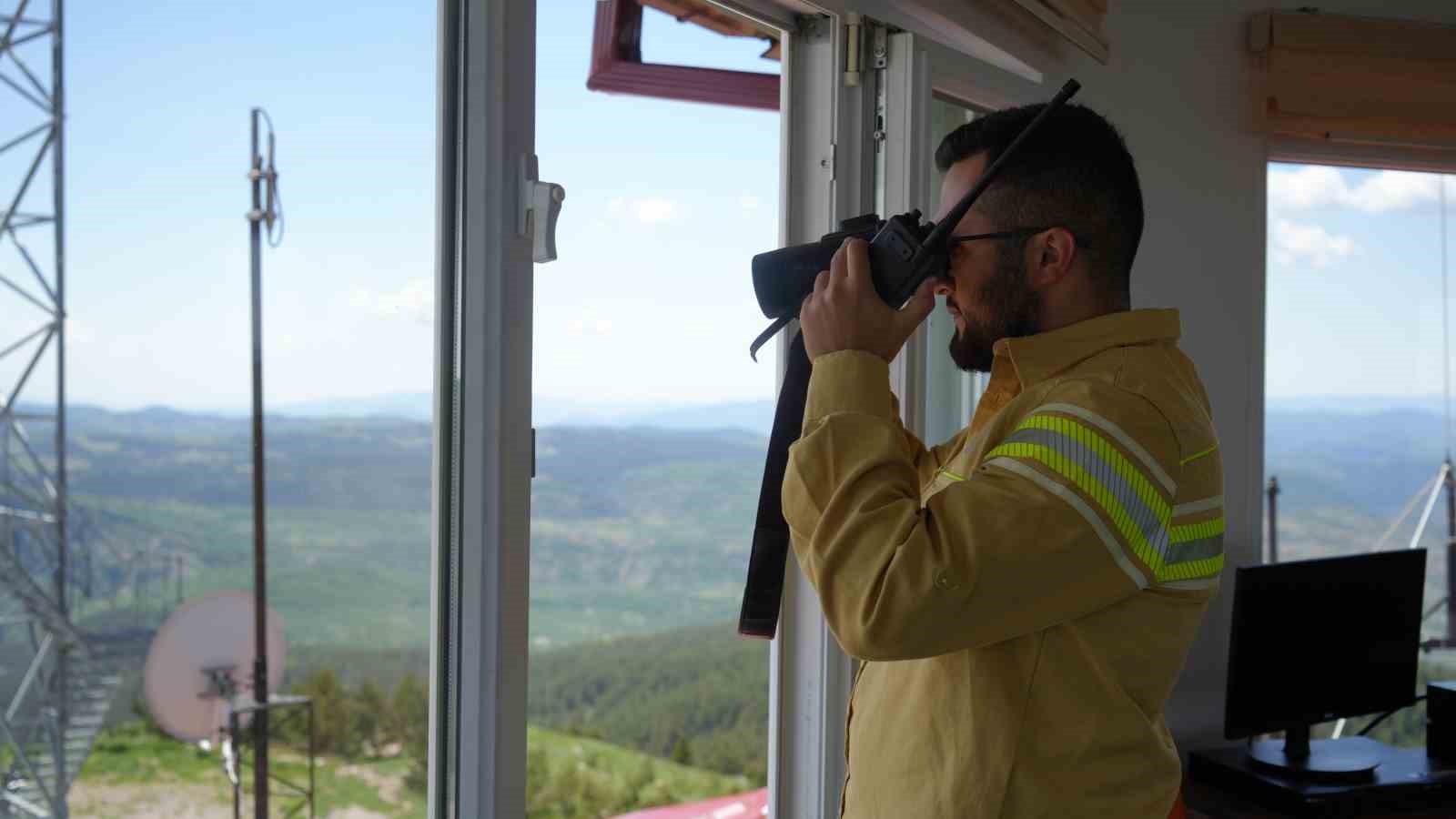 Türkiye’nin orman nöbeti başladı: 2020 rakımdaki kulede 7/24 nöbet tutuluyor
