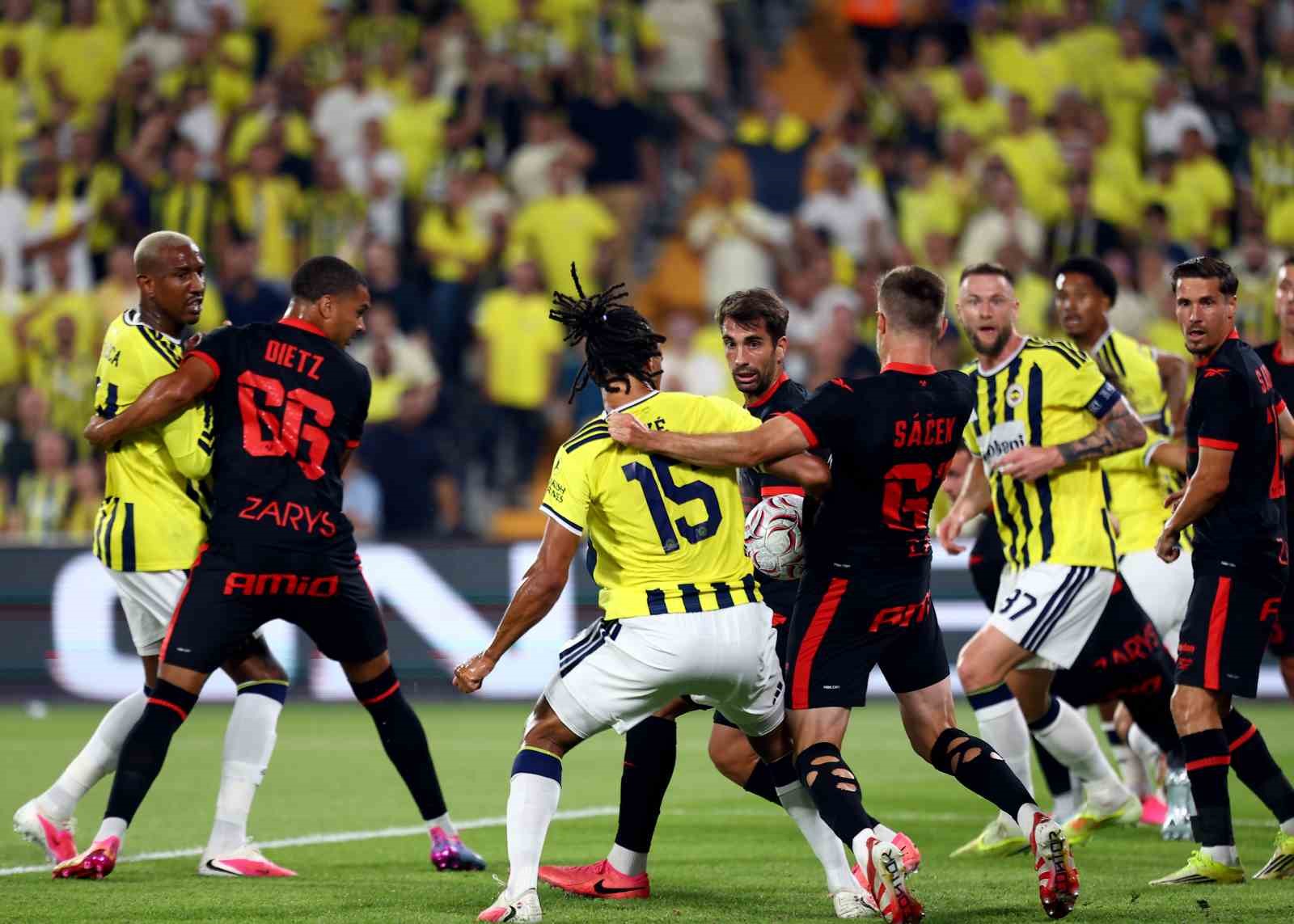 UEFA Şampiyonlar Ligi: Fenerbahçe: 1 - Gornik Zabrze: 0 (Maç sonucu)